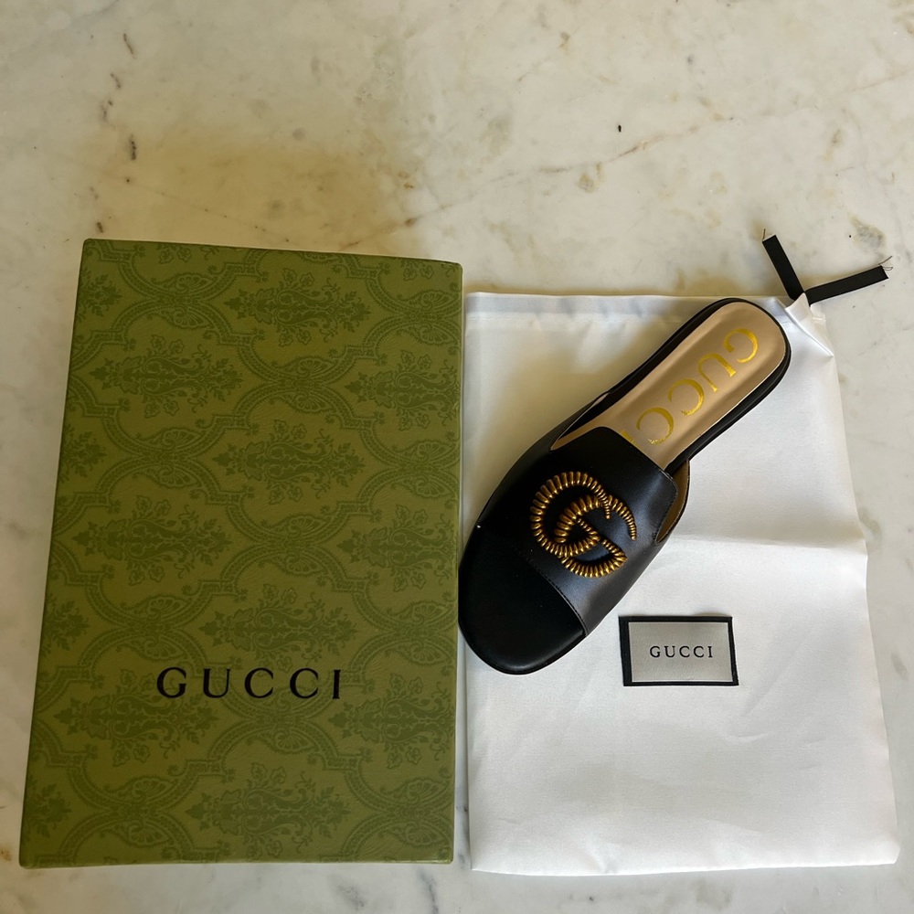 New in box Gucci slides black size 10